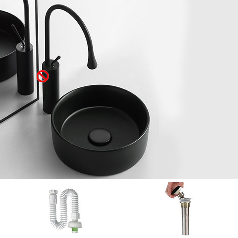 Bathroom Sink Oval Ceramic Basin Bathroom Sink with Drain Assembly 12"L x 12"W x 4"H Black Sink Clearhalo 'Bathroom Remodel & Bathroom Fixtures' 'Bathroom Sinks & Faucet Components' 'Bathroom Sinks' 'bathroom_sink' 'Home Improvement' 'home_improvement' 'home_improvement_bathroom_sink' 6743498