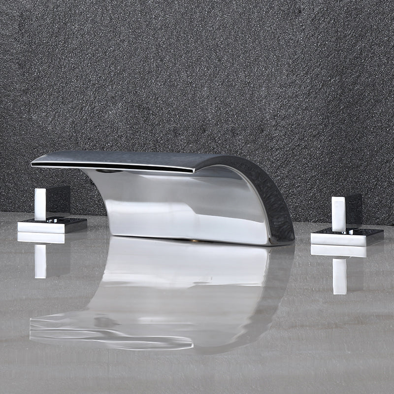 Modern Deck Mounted Metal Tub Filler Low Arc Faucet in Black/Gold Silver Elbow Outlet 3 Hole Faucets Clearhalo 'Bathroom Remodel & Bathroom Fixtures' 'Bathtub Faucets' 'bathtub_faucets' 'Home Improvement' 'home_improvement' 'home_improvement_bathtub_faucets' 6743587