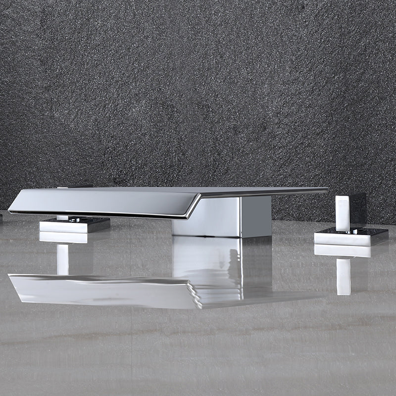 Modern Deck Mounted Metal Tub Filler Low Arc Faucet in Black/Gold Silver Right Angle Outlet 3 Hole Faucets Clearhalo 'Bathroom Remodel & Bathroom Fixtures' 'Bathtub Faucets' 'bathtub_faucets' 'Home Improvement' 'home_improvement' 'home_improvement_bathtub_faucets' 6743589