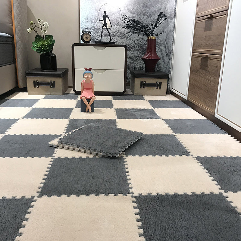 Fade Resistant Carpet Tile Solid Color Interlocking Carpet Floor Tile Gray-Khaki Clearhalo 'Carpet Tiles & Carpet Squares' 'carpet_tiles_carpet_squares' 'Flooring 'Home Improvement' 'home_improvement' 'home_improvement_carpet_tiles_carpet_squares' Walls and Ceiling' 6744420