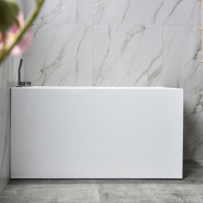 Contemporary Rectangle Acrylic Bathtub Freestanding Soaking Bathtub Clearhalo 'Bathroom Remodel & Bathroom Fixtures' 'Bathtubs' 'Home Improvement' 'home_improvement' 'home_improvement_bathtubs' 'Showers & Bathtubs' 6745316