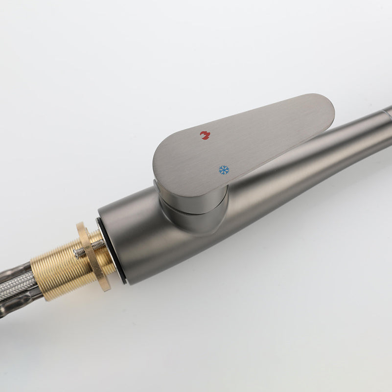 Pull down Kitchen Faucet Single Handle Faucet with Pull out Sprayer Clearhalo 'Home Improvement' 'home_improvement' 'home_improvement_kitchen_faucets' 'Kitchen Faucets' 'Kitchen Remodel & Kitchen Fixtures' 'Kitchen Sinks & Faucet Components' 'kitchen_faucets' 6771656