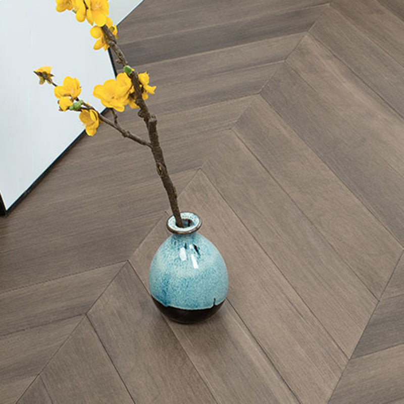 Laminate Plank Flooring Stain Resistant Wooden Laminate Floor Warm Gray Clearhalo 'Flooring 'Home Improvement' 'home_improvement' 'home_improvement_laminate_flooring' 'Laminate Flooring' 'laminate_flooring' Walls and Ceiling' 6773152