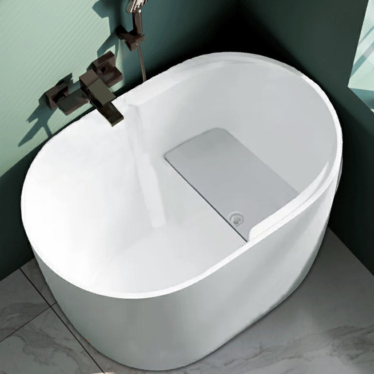 Modern 26.77-inch Tall Acrylic Bath Freestanding Soaking Bath Tub Clearhalo 'Bathroom Remodel & Bathroom Fixtures' 'Bathtubs' 'Home Improvement' 'home_improvement' 'home_improvement_bathtubs' 'Showers & Bathtubs' 6773918