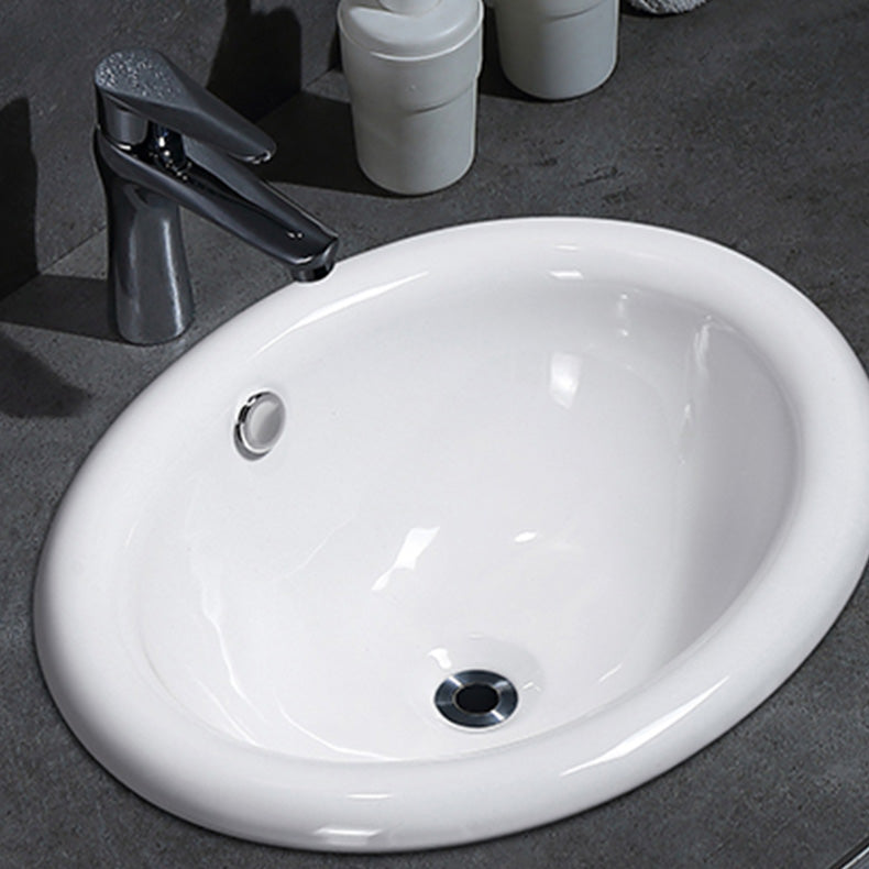Contemporary Bathroom Sink Porcelain Oval-Shape Drop-in Bathroom Sink without Faucet Clearhalo 'Bathroom Remodel & Bathroom Fixtures' 'Bathroom Sinks & Faucet Components' 'Bathroom Sinks' 'bathroom_sink' 'Home Improvement' 'home_improvement' 'home_improvement_bathroom_sink' 6786890