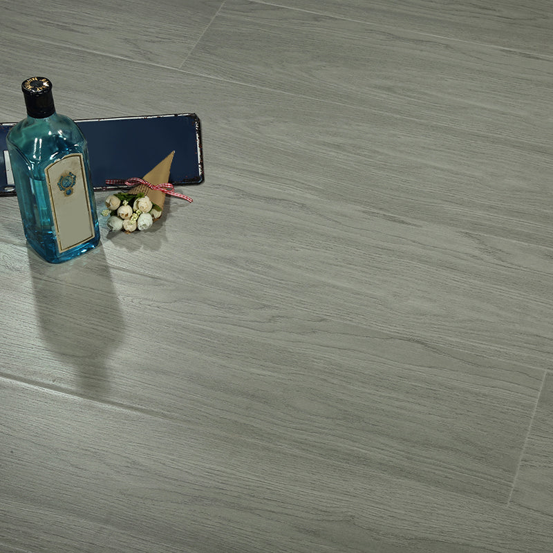 Modern Wood Floor Laminate Textile Waterproof Living Room Laminate Floor Grey Clearhalo 'Flooring 'Home Improvement' 'home_improvement' 'home_improvement_laminate_flooring' 'Laminate Flooring' 'laminate_flooring' Walls and Ceiling' 6787976