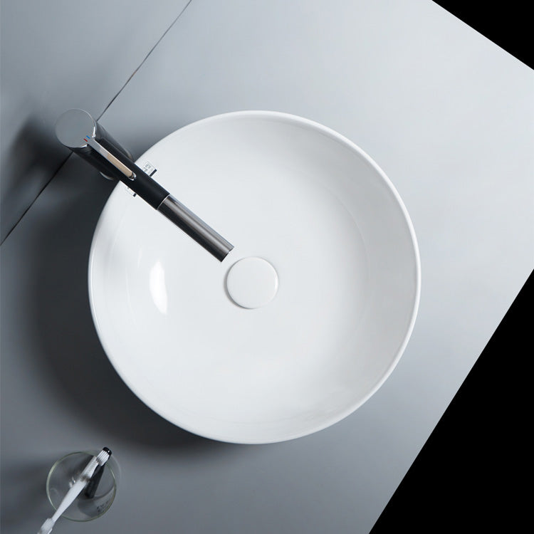 Modern Bathroom Sink Porcelain Round Vessel Lavatory Sink with Pop-Up Drain Clearhalo 'Bathroom Remodel & Bathroom Fixtures' 'Bathroom Sinks & Faucet Components' 'Bathroom Sinks' 'bathroom_sink' 'Home Improvement' 'home_improvement' 'home_improvement_bathroom_sink' 6800427