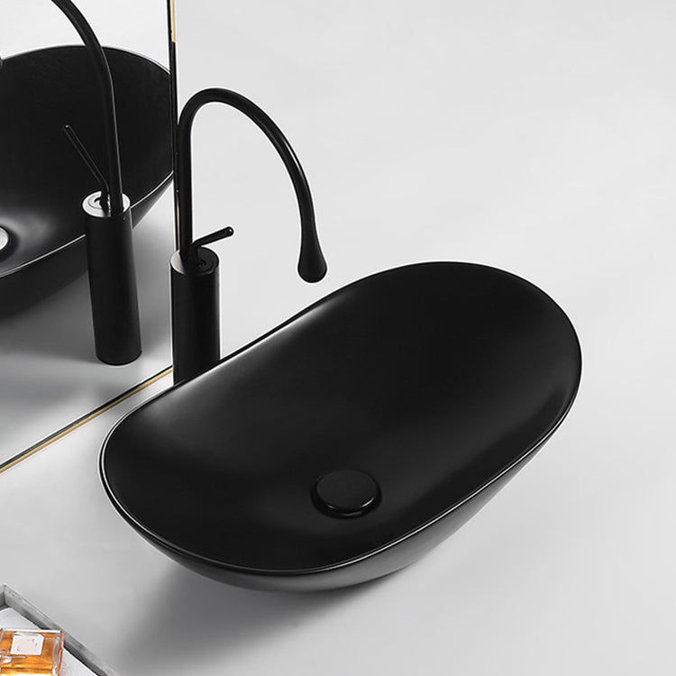 Modern Vessel Bathroom Sink Porcelain Oval with Pop-Up Drain and Faucet Vessel Sink Clearhalo 'Bathroom Remodel & Bathroom Fixtures' 'Bathroom Sinks & Faucet Components' 'Bathroom Sinks' 'bathroom_sink' 'Home Improvement' 'home_improvement' 'home_improvement_bathroom_sink' 6818750