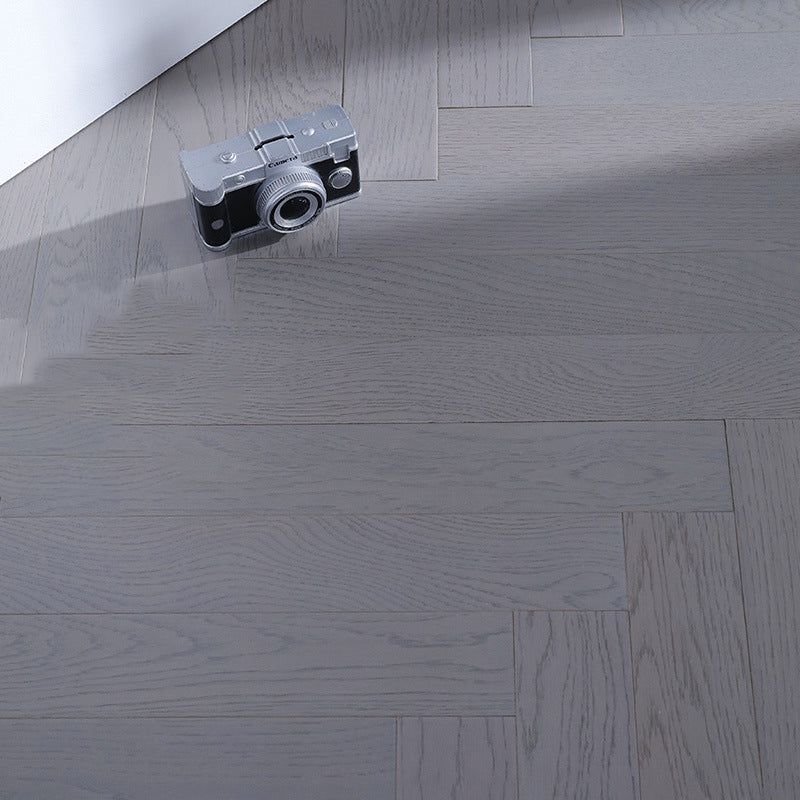 Slip Resistant Laminate Floor Click Lock Wood Laminate Plank Flooring Silver Gray Clearhalo 'Flooring 'Home Improvement' 'home_improvement' 'home_improvement_laminate_flooring' 'Laminate Flooring' 'laminate_flooring' Walls and Ceiling' 6837259