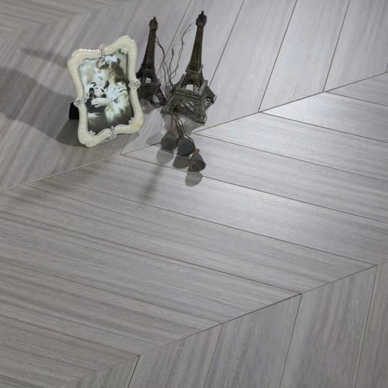 Wooden Textured Laminate Floor Waterproof Click Lock Laminate Flooring Grey Clearhalo 'Flooring 'Home Improvement' 'home_improvement' 'home_improvement_laminate_flooring' 'Laminate Flooring' 'laminate_flooring' Walls and Ceiling' 6837342