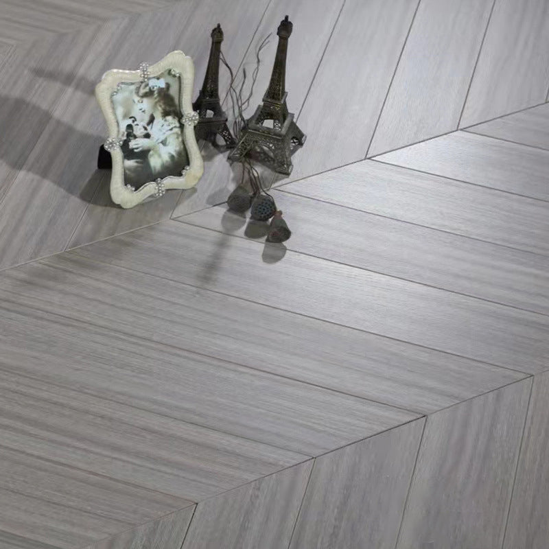 Wooden Textured Laminate Floor Waterproof Click Lock Laminate Flooring Grey Clearhalo 'Flooring 'Home Improvement' 'home_improvement' 'home_improvement_laminate_flooring' 'Laminate Flooring' 'laminate_flooring' Walls and Ceiling' 6837342