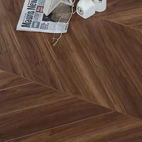 Wooden Textured Laminate Floor Waterproof Click Lock Laminate Flooring Clearhalo 'Flooring 'Home Improvement' 'home_improvement' 'home_improvement_laminate_flooring' 'Laminate Flooring' 'laminate_flooring' Walls and Ceiling' 6837356