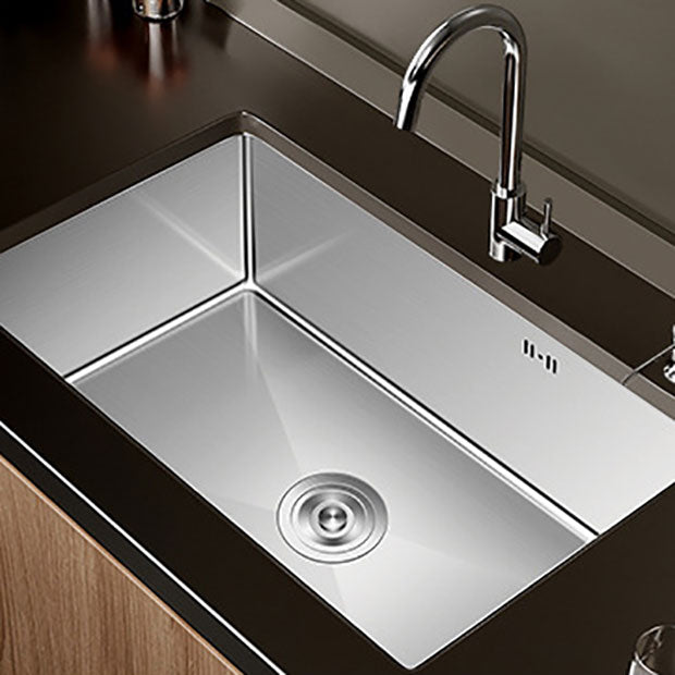 Modern Kitchen Sink Stainless Steel Strainer Kitchen Sink with Faucet in Silver Clearhalo 'Home Improvement' 'home_improvement' 'home_improvement_kitchen_sinks' 'Kitchen Remodel & Kitchen Fixtures' 'Kitchen Sinks & Faucet Components' 'Kitchen Sinks' 'kitchen_sinks' 6842001