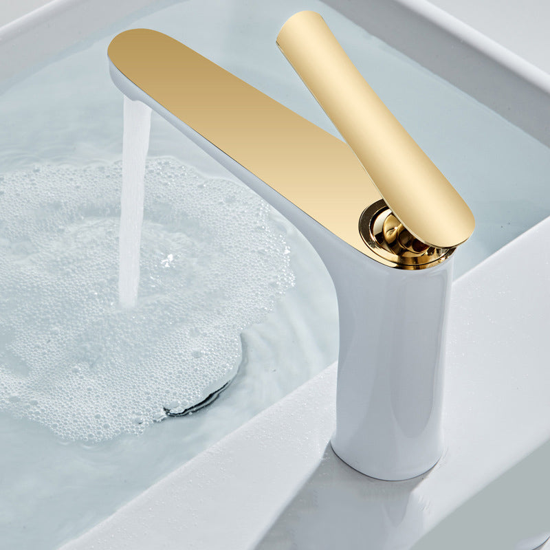 Luxury 1 Handle Sink Bathroom Faucet Circular Brass Basin Faucet with Water Hose White-Gold Clearhalo 'Bathroom Remodel & Bathroom Fixtures' 'Bathroom Sink Faucets' 'Bathroom Sinks & Faucet Components' 'bathroom_sink_faucets' 'Home Improvement' 'home_improvement' 'home_improvement_bathroom_sink_faucets' 6848796