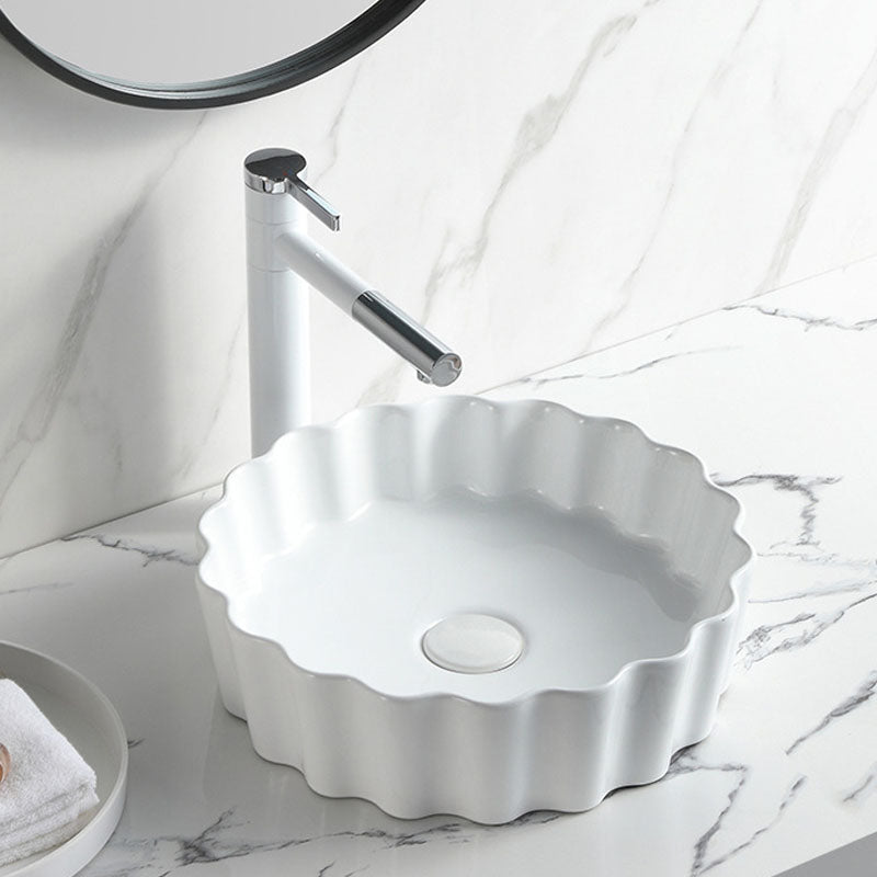Contemporary Bathroom Sink White Porcelain Vessel Lavatory Sink Only 15"L x 15"W x 5"H Clearhalo 'Bathroom Remodel & Bathroom Fixtures' 'Bathroom Sinks & Faucet Components' 'Bathroom Sinks' 'bathroom_sink' 'Home Improvement' 'home_improvement' 'home_improvement_bathroom_sink' 6871814