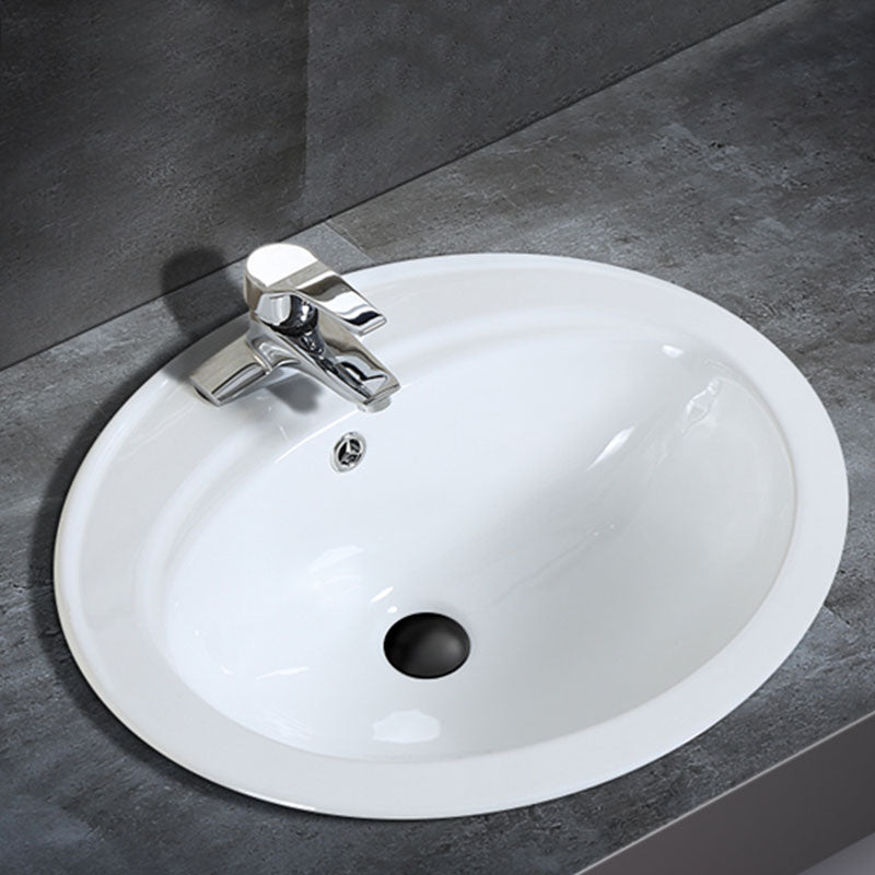 Classical Basin Sink Solid Color Porcelain Bathroom Sink in White Clearhalo 'Bathroom Remodel & Bathroom Fixtures' 'Bathroom Sinks & Faucet Components' 'Bathroom Sinks' 'bathroom_sink' 'Home Improvement' 'home_improvement' 'home_improvement_bathroom_sink' 6871842
