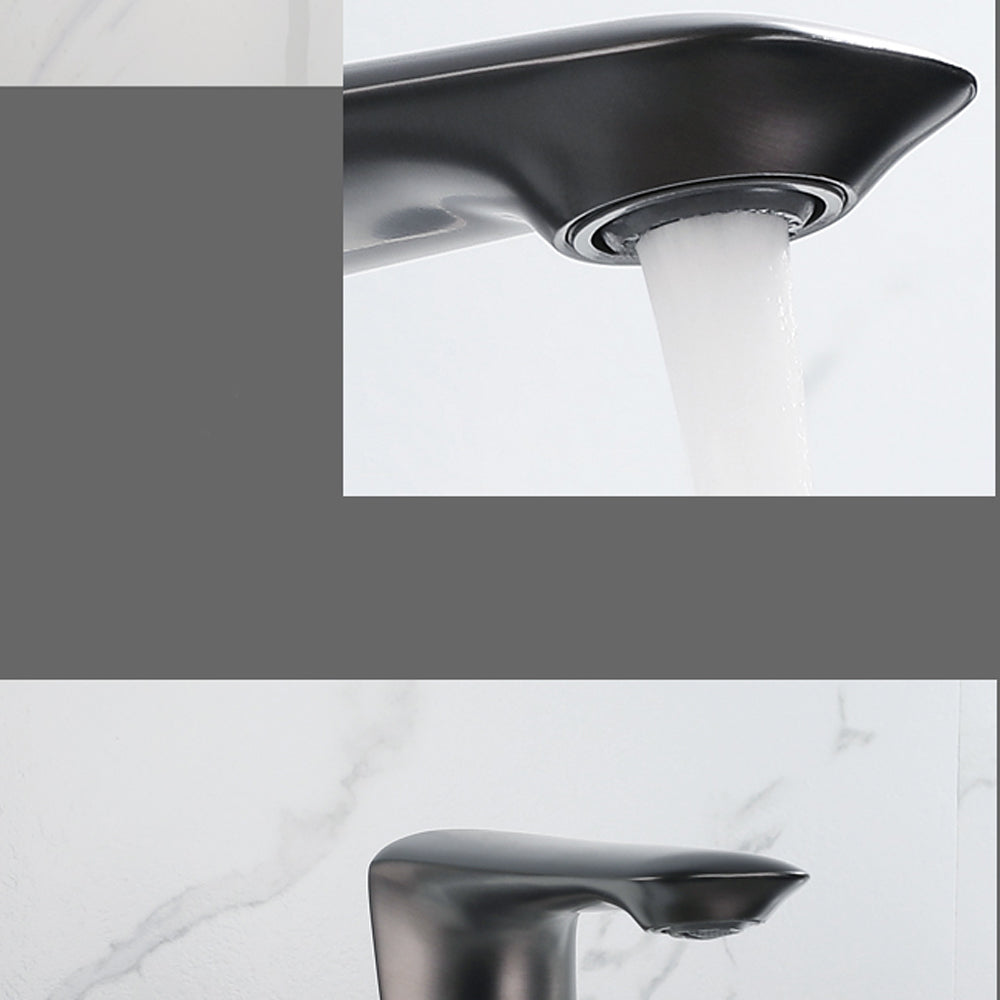 Modern Bathtub Faucet Flush Mounted Shower Head Rod Handle Faucet Clearhalo 'Bathroom Remodel & Bathroom Fixtures' 'Bathtub Faucets' 'bathtub_faucets' 'Home Improvement' 'home_improvement' 'home_improvement_bathtub_faucets' 6881897