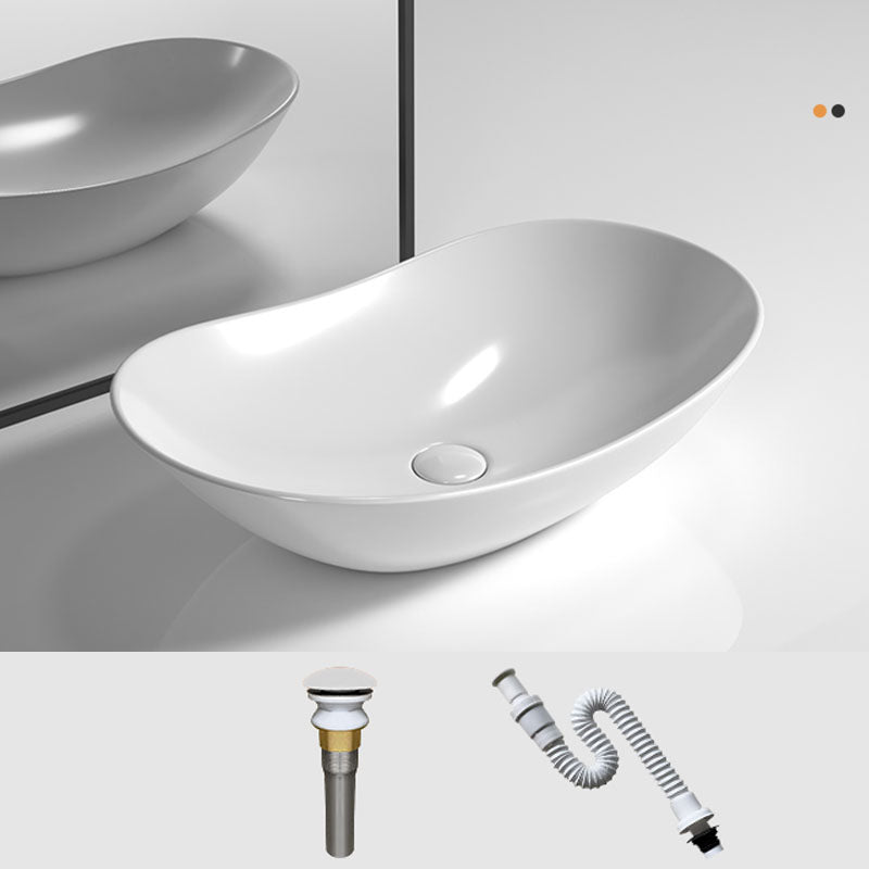 Oval Porcelain Vessel Sink Modern Style Vessel Lavatory Sink with No Craftsmanship White Sink Clearhalo 'Bathroom Remodel & Bathroom Fixtures' 'Bathroom Sinks & Faucet Components' 'Bathroom Sinks' 'bathroom_sink' 'Home Improvement' 'home_improvement' 'home_improvement_bathroom_sink' 6894673
