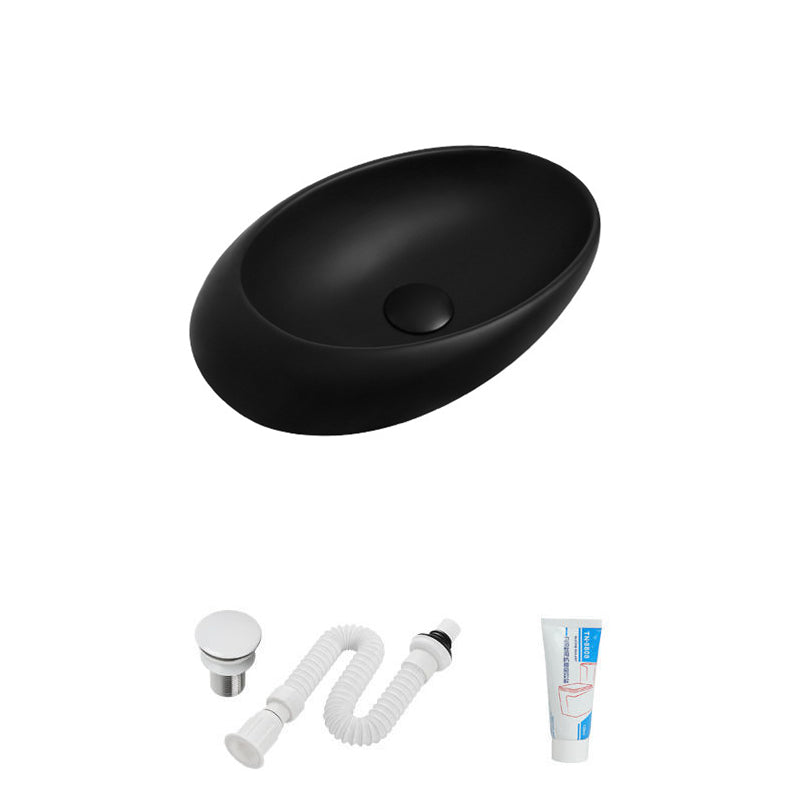 Modern Vessel Bathroom Sink Oval Porcelain with Faucet Vessel Sink Black Sink Clearhalo 'Bathroom Remodel & Bathroom Fixtures' 'Bathroom Sinks & Faucet Components' 'Bathroom Sinks' 'bathroom_sink' 'Home Improvement' 'home_improvement' 'home_improvement_bathroom_sink' 6914600