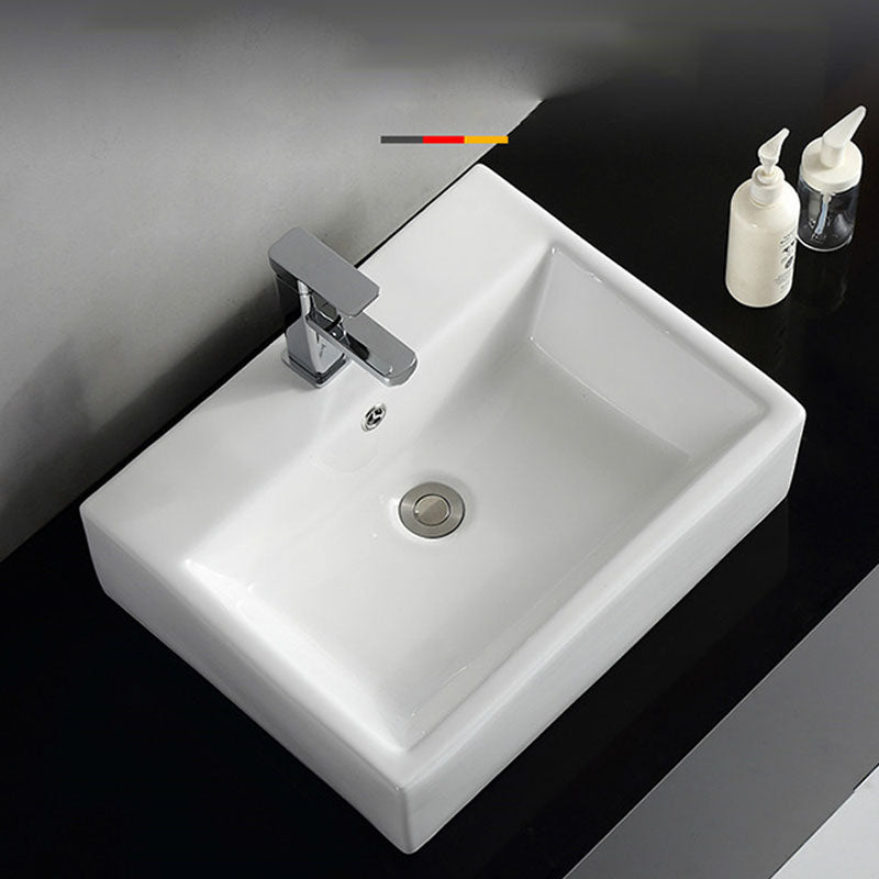 Rectangular and Round Vessel Sink in white with No Craftsmanship Basin Sink Clearhalo 'Bathroom Remodel & Bathroom Fixtures' 'Bathroom Sinks & Faucet Components' 'Bathroom Sinks' 'bathroom_sink' 'Home Improvement' 'home_improvement' 'home_improvement_bathroom_sink' 6914624