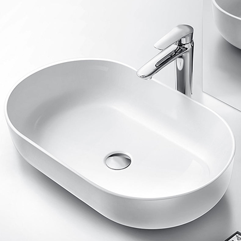 Oval Porcelain Vessel Sink Modern Bathroom Sink with Overflow(Not Including Faucet) Clearhalo 'Bathroom Remodel & Bathroom Fixtures' 'Bathroom Sinks & Faucet Components' 'Bathroom Sinks' 'bathroom_sink' 'Home Improvement' 'home_improvement' 'home_improvement_bathroom_sink' 6926842