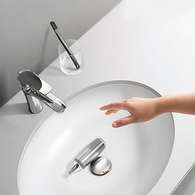 Oval Porcelain Vessel Sink Modern Bathroom Sink with Overflow(Not Including Faucet) Clearhalo 'Bathroom Remodel & Bathroom Fixtures' 'Bathroom Sinks & Faucet Components' 'Bathroom Sinks' 'bathroom_sink' 'Home Improvement' 'home_improvement' 'home_improvement_bathroom_sink' 6926846