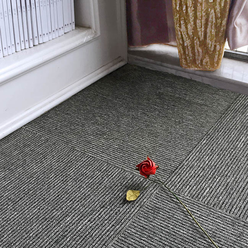 Dark Color Level Loop Carpet Tile Non-Skid Adhesive Tabs Indoor Carpet Tiles Flaxen Asphalt Clearhalo 'Carpet Tiles & Carpet Squares' 'carpet_tiles_carpet_squares' 'Flooring 'Home Improvement' 'home_improvement' 'home_improvement_carpet_tiles_carpet_squares' Walls and Ceiling' 6928890