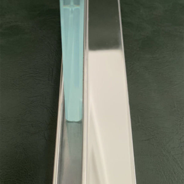 One-shaped Simple Frameless Flat-opening Tempered Glass Shower Door Clearhalo 'Bathroom Remodel & Bathroom Fixtures' 'Home Improvement' 'home_improvement' 'home_improvement_shower_tub_doors' 'Shower and Tub Doors' 'shower_tub_doors' 'Showers & Bathtubs' 6934515