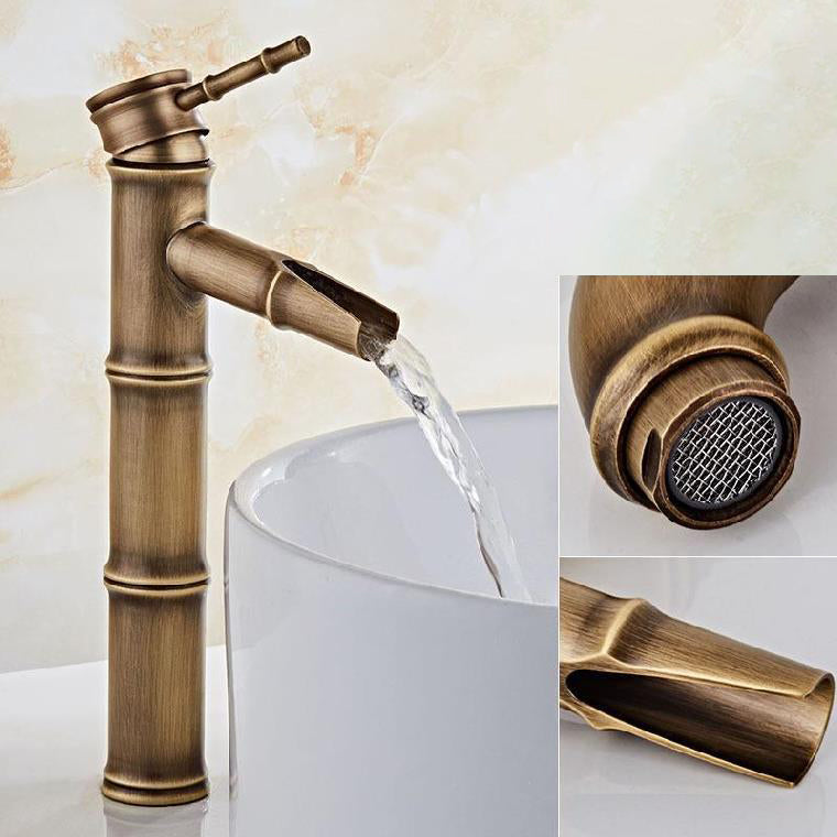 Brass Country Basin Faucet Single Hole Vanity Sink Faucet for Bathroom Clearhalo 'Bathroom Remodel & Bathroom Fixtures' 'Bathroom Sink Faucets' 'Bathroom Sinks & Faucet Components' 'bathroom_sink_faucets' 'Home Improvement' 'home_improvement' 'home_improvement_bathroom_sink_faucets' 6951624