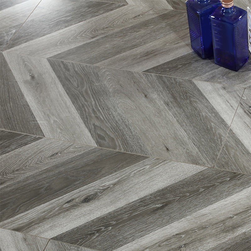 Wooden Modern Laminate Flooring Click Lock Stain Resistant Plank Flooring White Gray Clearhalo 'Flooring 'Home Improvement' 'home_improvement' 'home_improvement_laminate_flooring' 'Laminate Flooring' 'laminate_flooring' Walls and Ceiling' 6951927