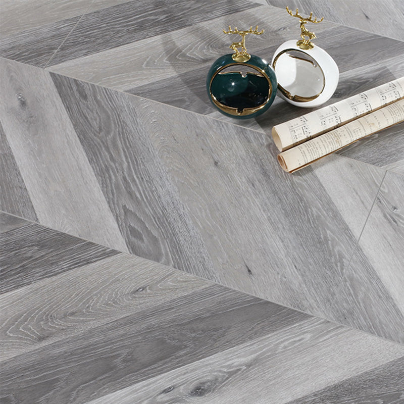 Wooden Modern Laminate Flooring Click Lock Stain Resistant Plank Flooring Gray White Clearhalo 'Flooring 'Home Improvement' 'home_improvement' 'home_improvement_laminate_flooring' 'Laminate Flooring' 'laminate_flooring' Walls and Ceiling' 6951934