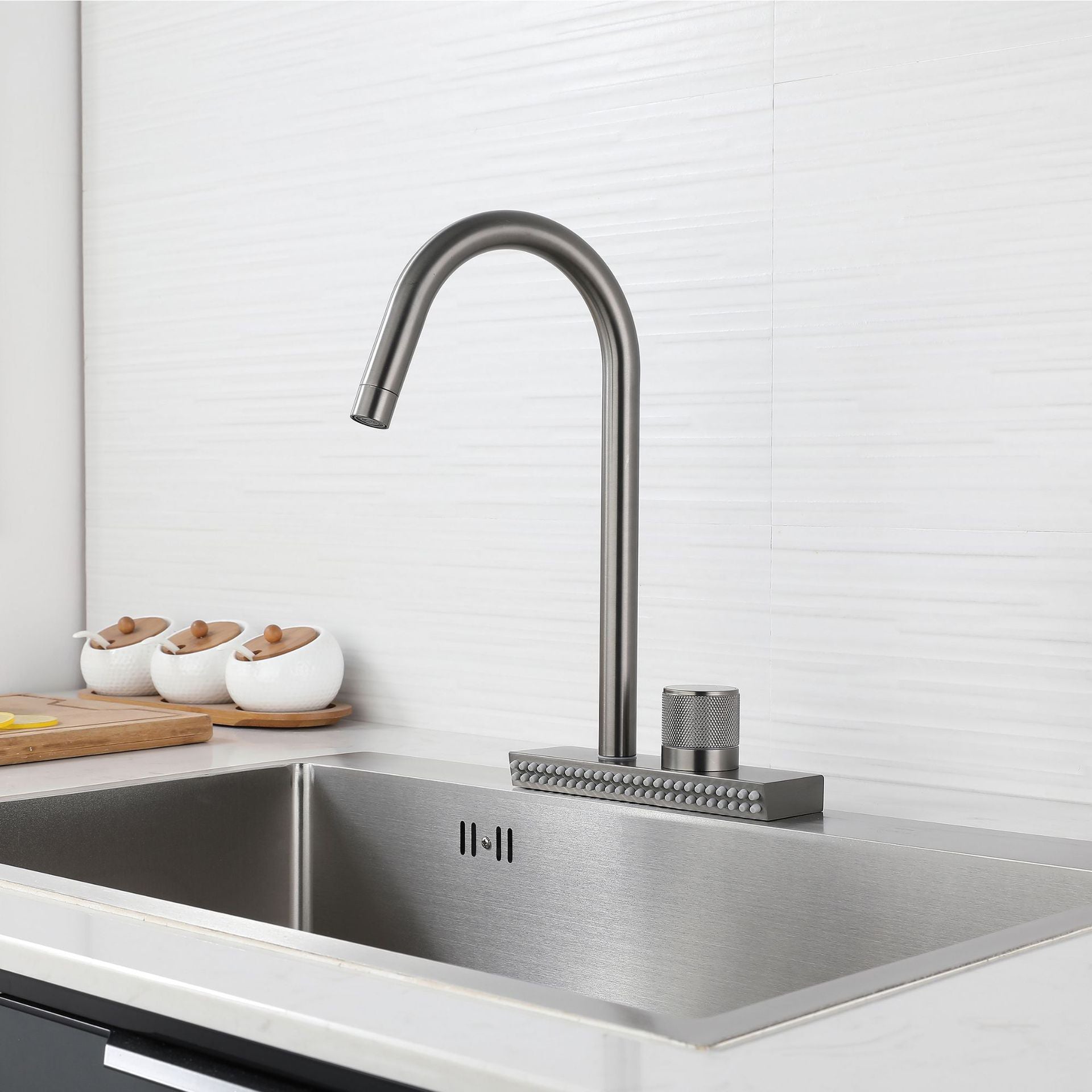 Contemporary Standard Kitchen Faucets Brushed Nickel No Sensor Swivel Spout Clearhalo 'Home Improvement' 'home_improvement' 'home_improvement_kitchen_faucets' 'Kitchen Faucets' 'Kitchen Remodel & Kitchen Fixtures' 'Kitchen Sinks & Faucet Components' 'kitchen_faucets' 6952030