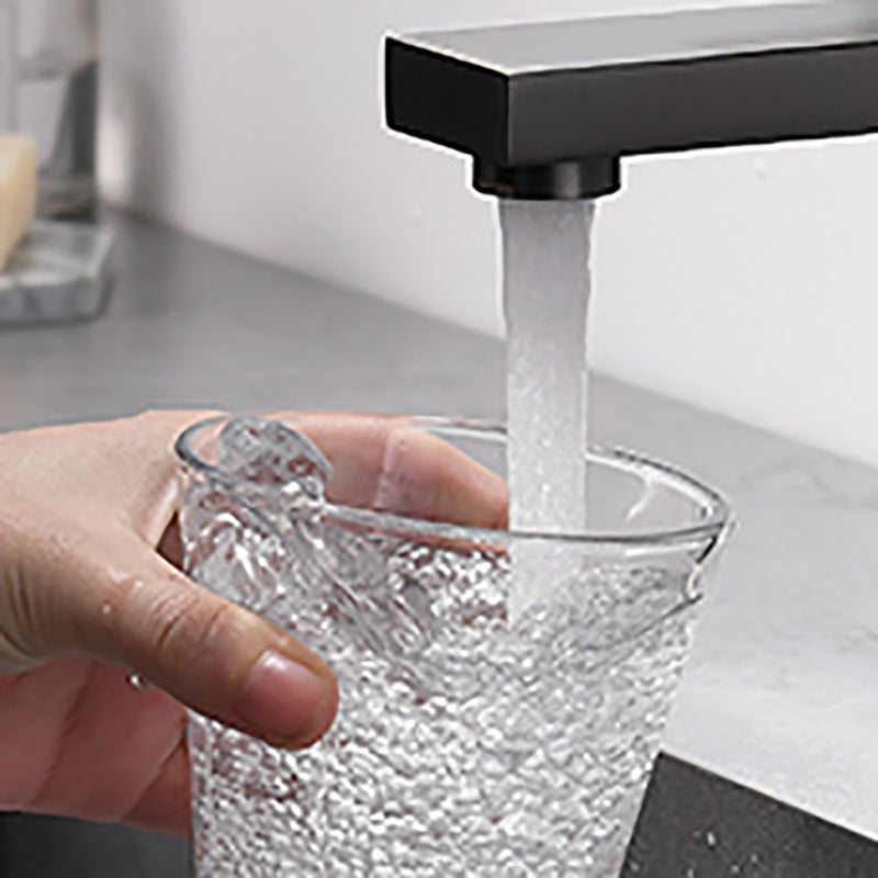 Glam Style Deck Mounted Roman Tub Faucet Low Arc Stainless Steel Roman Tub Faucet Set Clearhalo 'Bathroom Remodel & Bathroom Fixtures' 'Bathroom Sink Faucets' 'Bathroom Sinks & Faucet Components' 'bathroom_sink_faucets' 'Home Improvement' 'home_improvement' 'home_improvement_bathroom_sink_faucets' 6976555