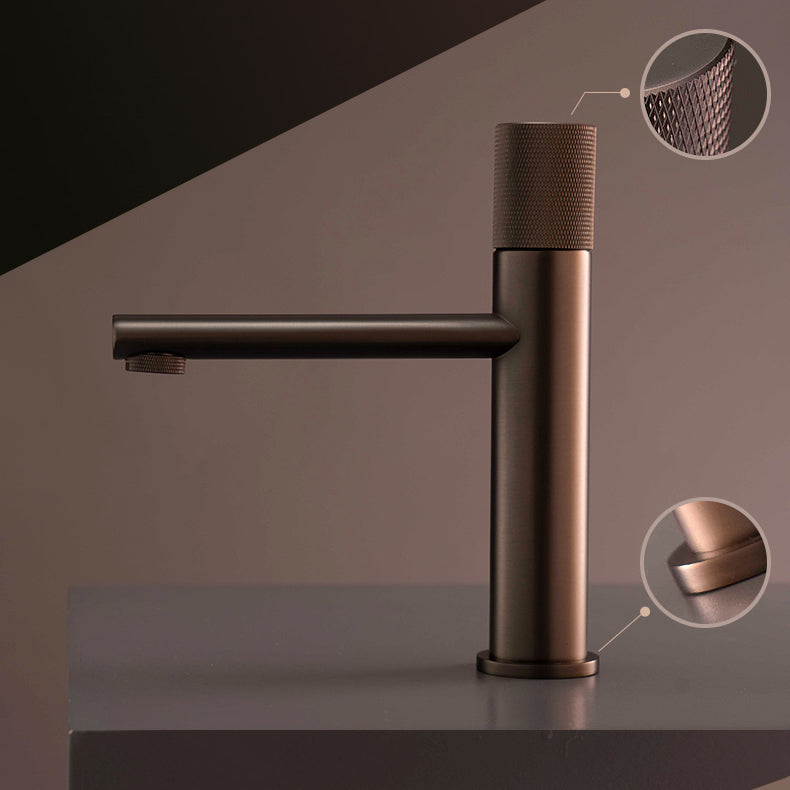 Modern Brass Bathroom Sink Faucet Circular Knob Handle Sink Faucet Clearhalo 'Bathroom Remodel & Bathroom Fixtures' 'Bathroom Sink Faucets' 'Bathroom Sinks & Faucet Components' 'bathroom_sink_faucets' 'Home Improvement' 'home_improvement' 'home_improvement_bathroom_sink_faucets' 6977704