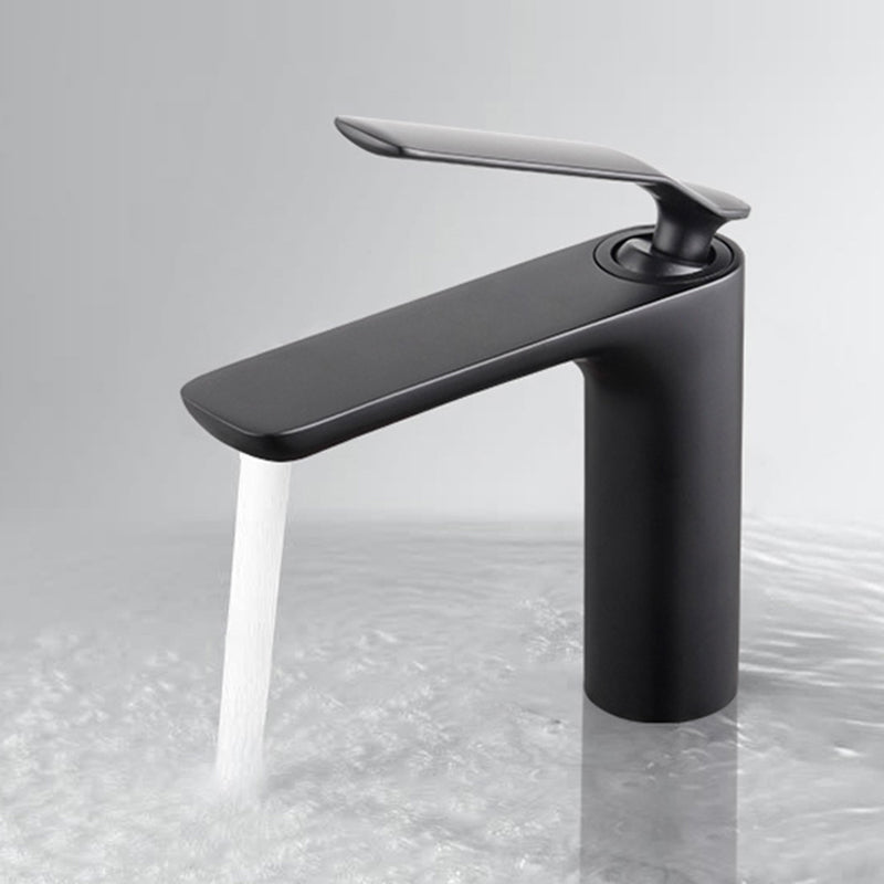 Modern Brass Bathroom Sink Faucet Lever Handles Sink Faucet with 1 Hole Black Low Style Round Clearhalo 'Bathroom Remodel & Bathroom Fixtures' 'Bathroom Sink Faucets' 'Bathroom Sinks & Faucet Components' 'bathroom_sink_faucets' 'Home Improvement' 'home_improvement' 'home_improvement_bathroom_sink_faucets' 6977742