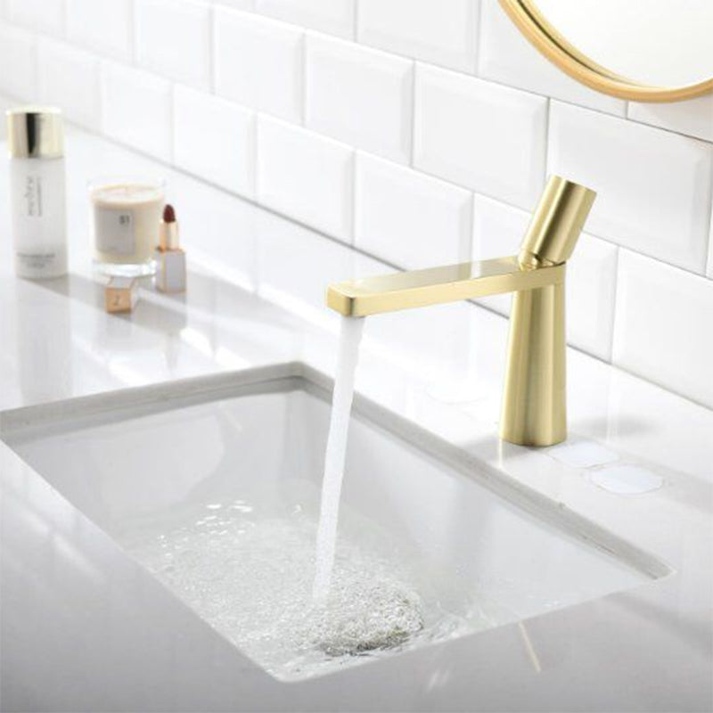 Knob Handle Square Sink Faucet Brass Bathroom Sink Faucet with 1 Hole Gold Short Clearhalo 'Bathroom Remodel & Bathroom Fixtures' 'Bathroom Sink Faucets' 'Bathroom Sinks & Faucet Components' 'bathroom_sink_faucets' 'Home Improvement' 'home_improvement' 'home_improvement_bathroom_sink_faucets' 7002154