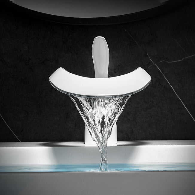 Unique Moedern Faucet Bathroom Lever Handle Waterfall Spout Faucet Clearhalo 'bathroom_sink_faucets' 'Conjunta de Baño y Conjunta de Grifo' 'Coronamiento de Baño y Dispositivo de Baño' 'Grifo del lavabo del baño' 'Hogar' 'home_improvement' 'home_improvement_bathroom_sink_faucets' 'Mejoras para el hogar' 7010736