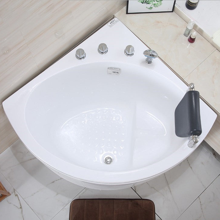 Corner Modern Bath Acrylic Soaking White Back to Wall Bathtub Clearhalo 'Bathroom Remodel & Bathroom Fixtures' 'Bathtubs' 'Home Improvement' 'home_improvement' 'home_improvement_bathtubs' 'Showers & Bathtubs' 7023677