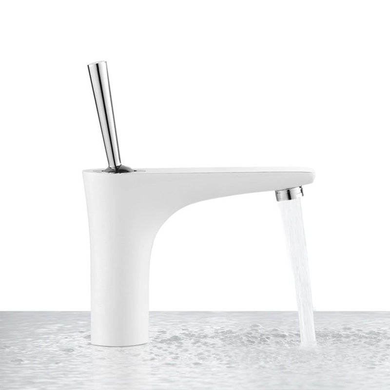 Modern Style Bathroom Sink Faucet with 1-Handle Brass Sink Faucet Short Clearhalo 'Bathroom Remodel & Bathroom Fixtures' 'Bathroom Sink Faucets' 'Bathroom Sinks & Faucet Components' 'bathroom_sink_faucets' 'Home Improvement' 'home_improvement' 'home_improvement_bathroom_sink_faucets' 7031444