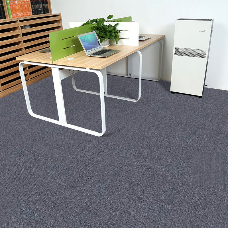 Carpet Tile Fade Resistant Non-Skid Solid Color Loose Lay Carpet Tiles Dining Room Light Gray Clearhalo 'Carpet Tiles & Carpet Squares' 'carpet_tiles_carpet_squares' 'Flooring 'Home Improvement' 'home_improvement' 'home_improvement_carpet_tiles_carpet_squares' Walls and Ceiling' 7031657