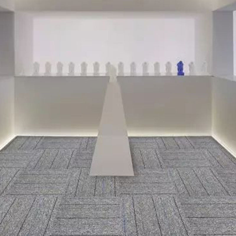 Carpet Tile Fade Resistant Non-Skid Solid Color Loose Lay Carpet Tiles Dining Room Black-Gray Clearhalo 'Carpet Tiles & Carpet Squares' 'carpet_tiles_carpet_squares' 'Flooring 'Home Improvement' 'home_improvement' 'home_improvement_carpet_tiles_carpet_squares' Walls and Ceiling' 7031680