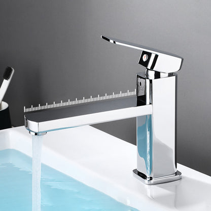Deck Mounted Copper Roman Tub Faucet Low Arc Roman Tub Faucet Set in Silver 7" Clearhalo 'Accueil' 'Amélioration Domiciliaire' 'bathroom_sink_faucets' 'Ensembles de Lavabo & de Robinet de Toilette' 'home_improvement' 'home_improvement_bathroom_sink_faucets' 'Robinet de Lavabo de Salle de Bain' 'Rénovation et Équipement de Salle de Bain' 7037735