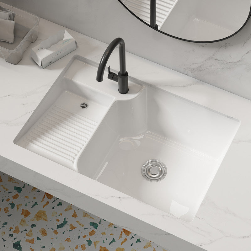 Modern Centerset Faucet Single Hole Lever Handles Centerset Bathroom Sink Faucet Clearhalo 'Bathroom Remodel & Bathroom Fixtures' 'Bathroom Sinks & Faucet Components' 'Bathroom Sinks' 'bathroom_sink' 'Home Improvement' 'home_improvement' 'home_improvement_bathroom_sink' 7051001