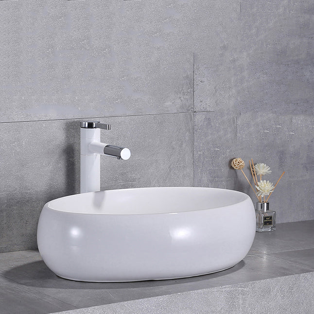 Contemporary Trough Sink Porcelain Trough Bathroom Sink with Faucet Included Clearhalo 'Bathroom Remodel & Bathroom Fixtures' 'Bathroom Sinks & Faucet Components' 'Bathroom Sinks' 'bathroom_sink' 'Home Improvement' 'home_improvement' 'home_improvement_bathroom_sink' 7063723