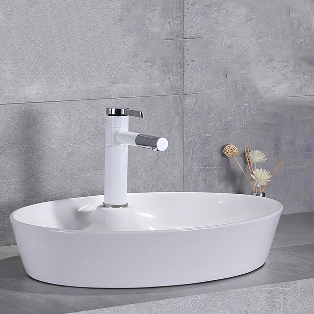 Contemporary Trough Sink Porcelain Trough Bathroom Sink with Faucet Included Clearhalo 'Bathroom Remodel & Bathroom Fixtures' 'Bathroom Sinks & Faucet Components' 'Bathroom Sinks' 'bathroom_sink' 'Home Improvement' 'home_improvement' 'home_improvement_bathroom_sink' 7063731