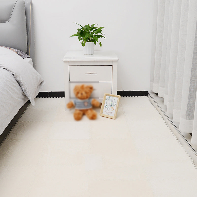 Non-Skid Level Loop Carpet Tile Multi-Color Interlocking Bedroom Carpet Tiles White Clearhalo 'Carpet Tiles & Carpet Squares' 'carpet_tiles_carpet_squares' 'Flooring 'Home Improvement' 'home_improvement' 'home_improvement_carpet_tiles_carpet_squares' Walls and Ceiling' 7078452