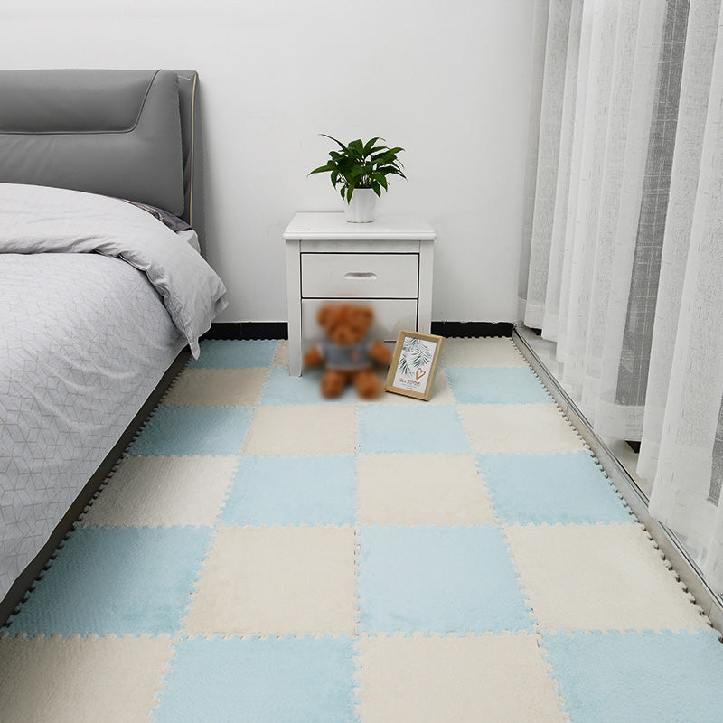 Non-Skid Level Loop Carpet Tile Multi-Color Interlocking Bedroom Carpet Tiles White-Blue Clearhalo 'Carpet Tiles & Carpet Squares' 'carpet_tiles_carpet_squares' 'Flooring 'Home Improvement' 'home_improvement' 'home_improvement_carpet_tiles_carpet_squares' Walls and Ceiling' 7078460