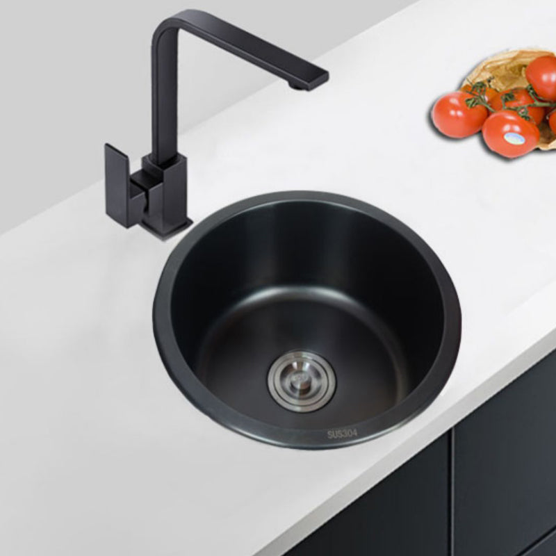 Stainless Steel Round Sink in Black Single Bowl Undermount Sink with Basket Strainer Clearhalo 'Home Improvement' 'home_improvement' 'home_improvement_kitchen_sinks' 'Kitchen Remodel & Kitchen Fixtures' 'Kitchen Sinks & Faucet Components' 'Kitchen Sinks' 'kitchen_sinks' 7079026