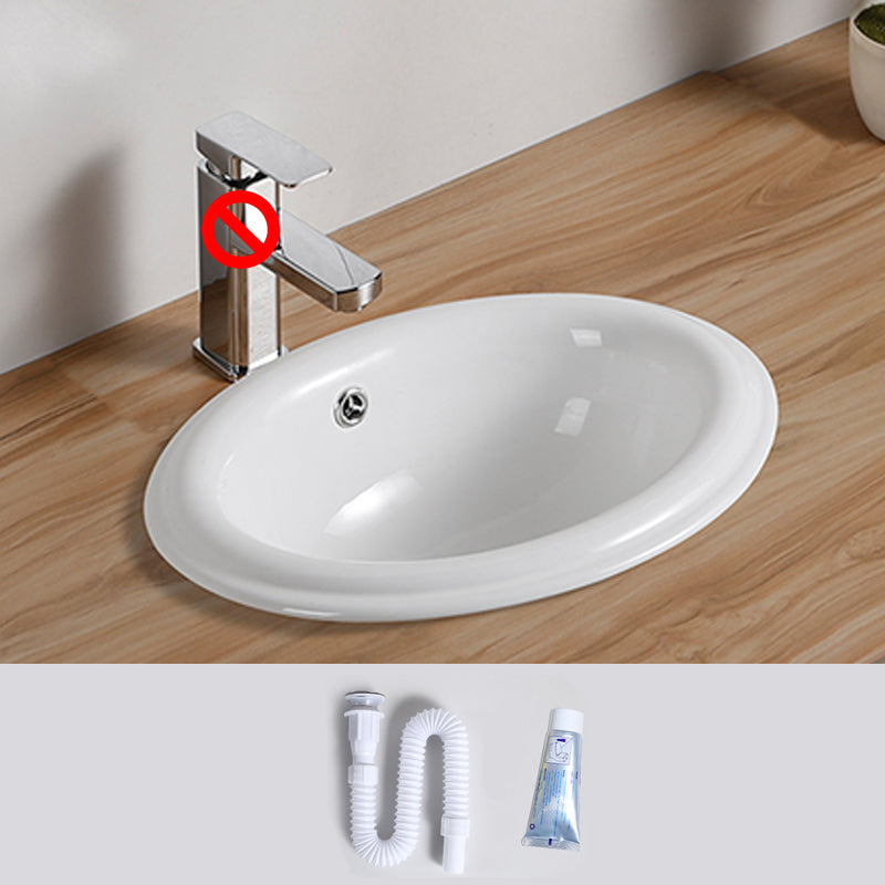 Traditional Drop-in Bathroom Sink Oval Porcelain with Overflow and Faucet Basin 18"L x 14"W x 7"H Sink Clearhalo 'Bathroom Remodel & Bathroom Fixtures' 'Bathroom Sinks & Faucet Components' 'Bathroom Sinks' 'bathroom_sink' 'Home Improvement' 'home_improvement' 'home_improvement_bathroom_sink' 7079341