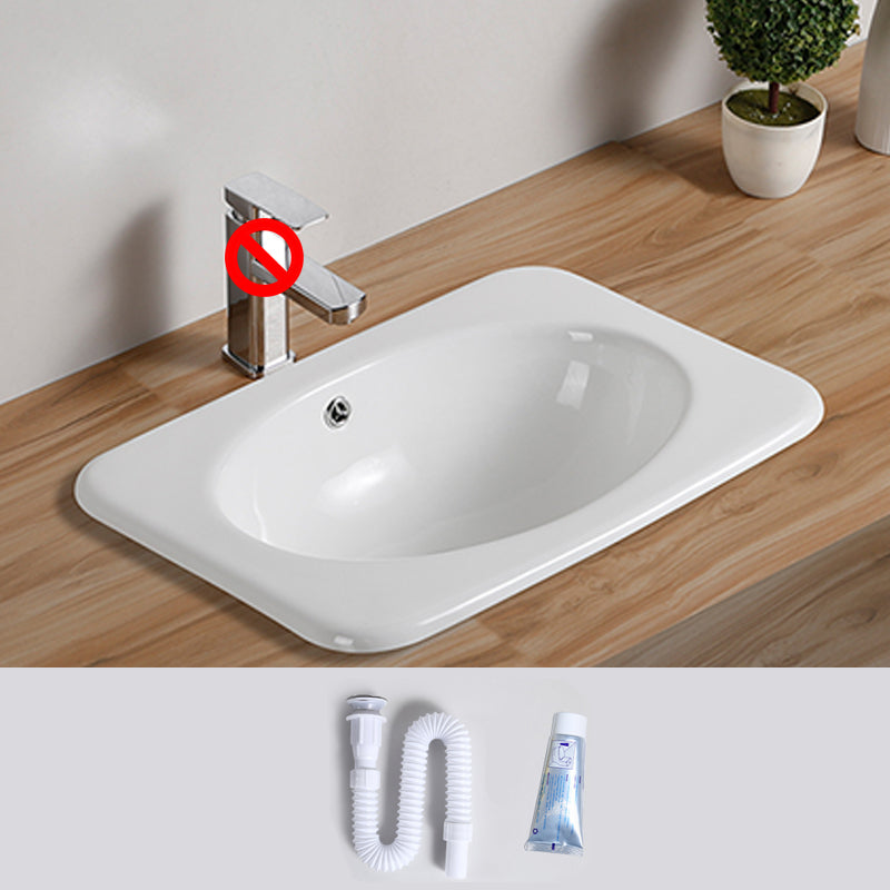 Traditional Drop-in Bathroom Sink Oval Porcelain with Overflow and Faucet Basin 21"L x 15"W x 8"H Sink Clearhalo 'Bathroom Remodel & Bathroom Fixtures' 'Bathroom Sinks & Faucet Components' 'Bathroom Sinks' 'bathroom_sink' 'Home Improvement' 'home_improvement' 'home_improvement_bathroom_sink' 7079359